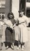 Céline et Claudette Harvey vers 1954